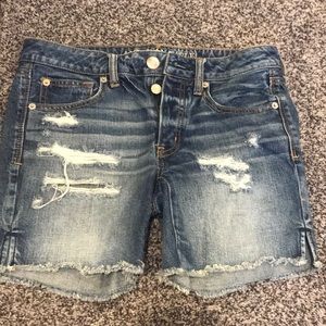 American Eagle Slouchy Bermuda shorts size 2